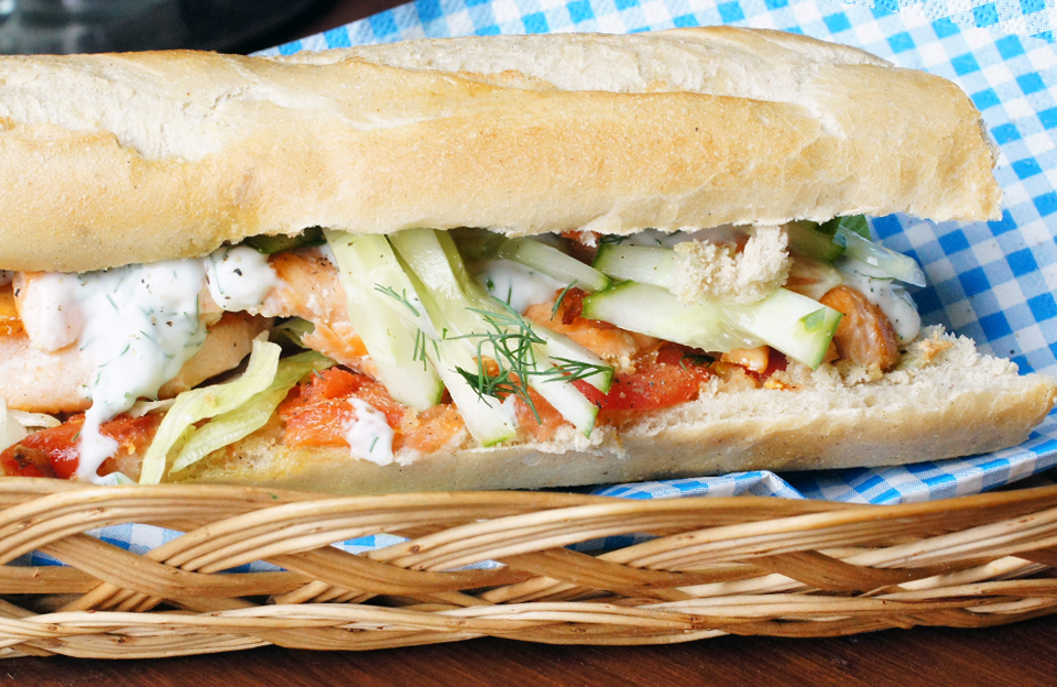 stokbrood_zalm_filet_toast_tomaat_komkommer_dille_lunch_avondeten