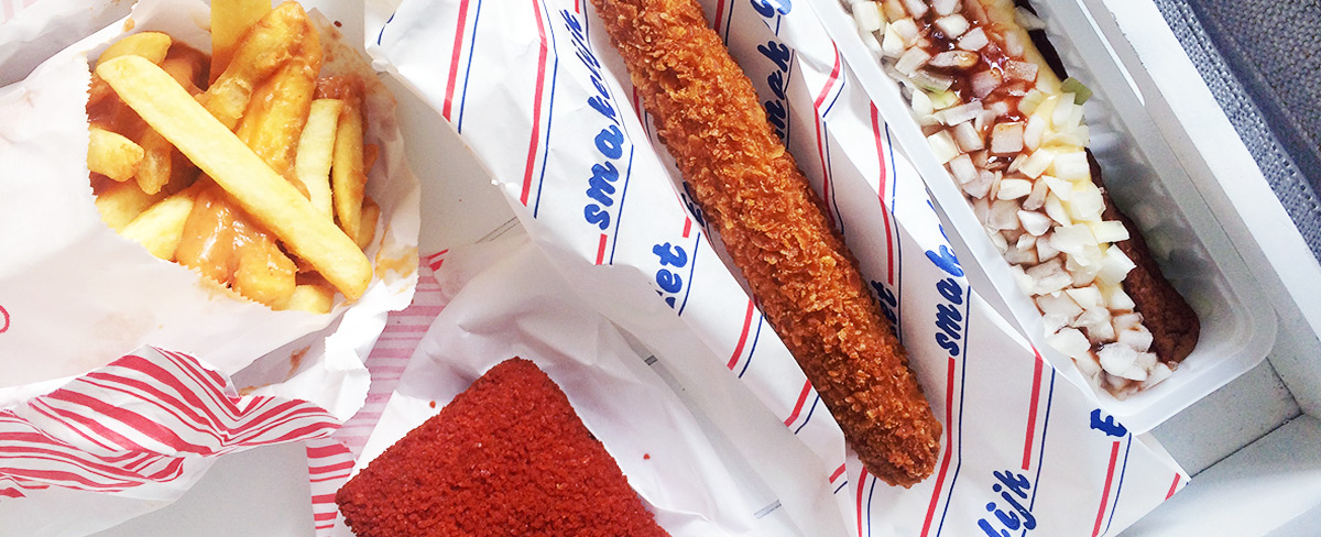 Vette hap: Frikadel speciaal, bamischijf, kipkorn met appelmoes en