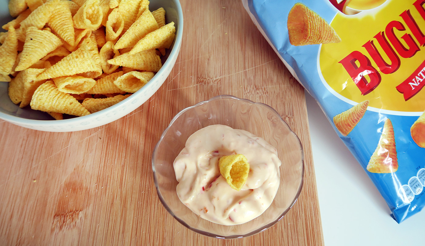 VIDEO Bugles gevuld met zelfgemaakte sweet chili saus Gewoon wat een