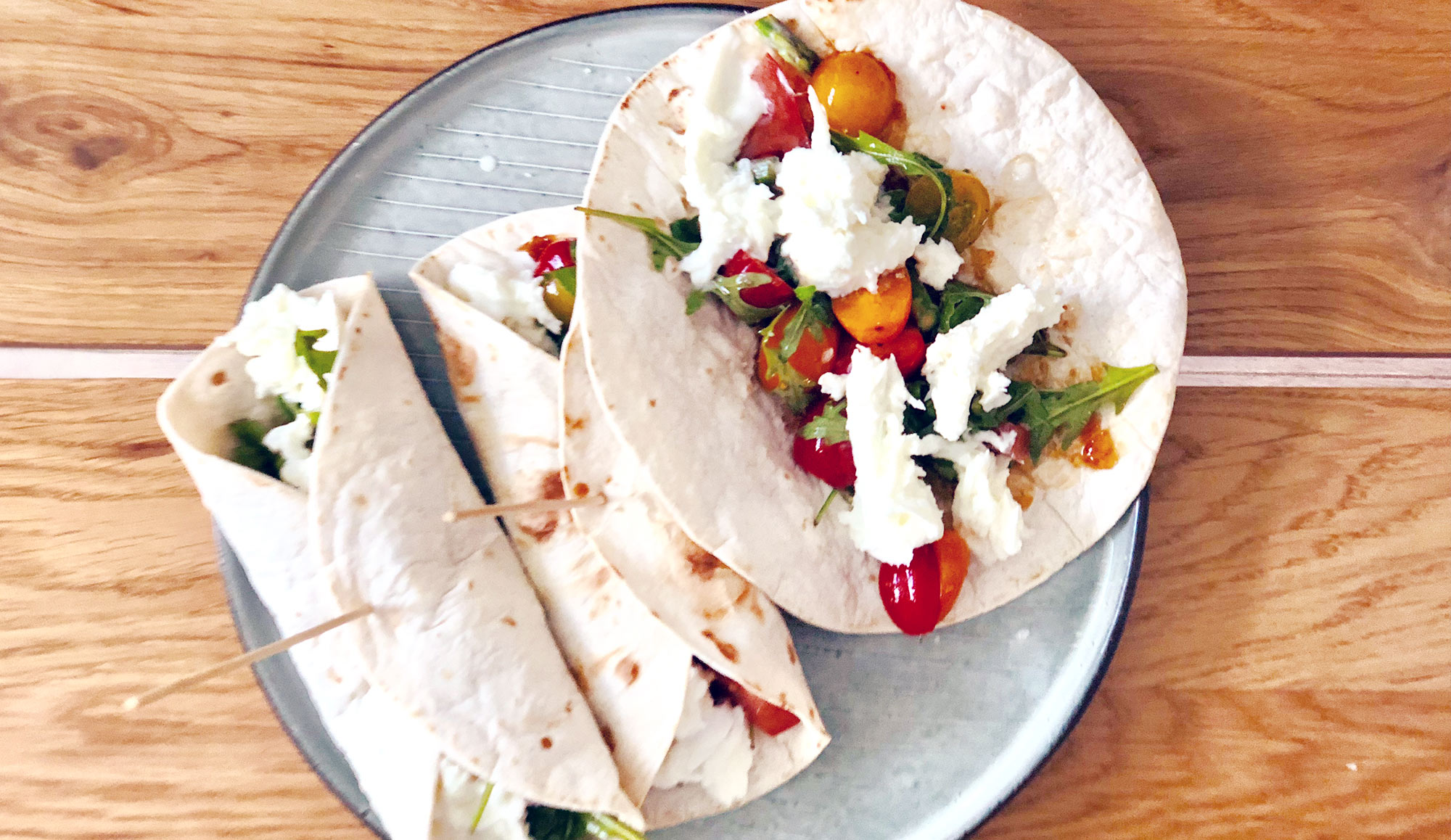 Zomerse wraps met burrata, tomaat en vijgenchutney Gewoon wat een