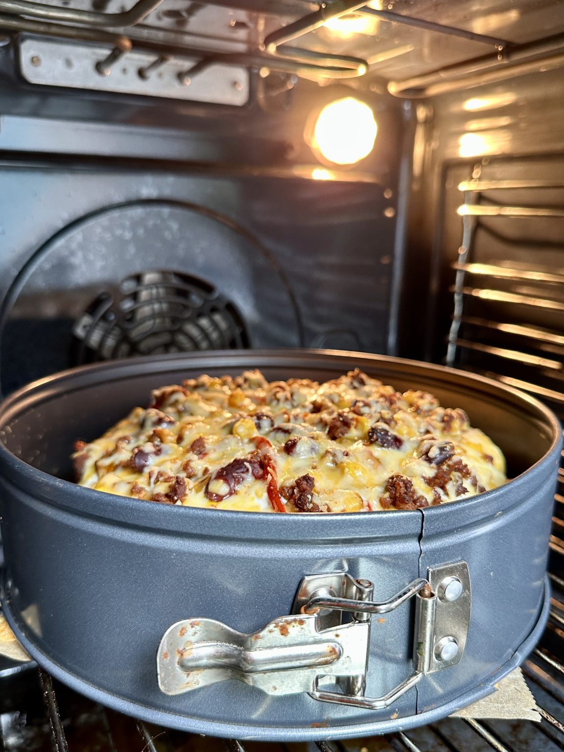 Tortilla taart met gehakt, kaas en paprika Gewoon wat ee..